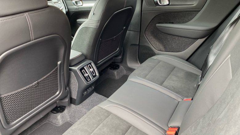 Volvo XC40 2.0 B3P Plus Dark 5dr Auto Petrol Estate